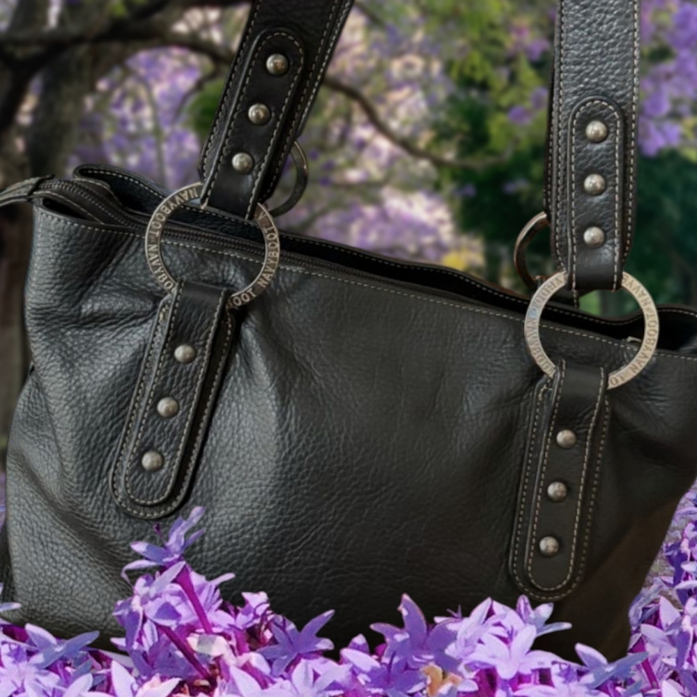 Navyboot Italian black leather bag EUC